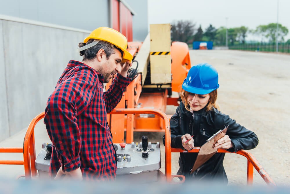 Work planning and fall prevention on a scissor lift